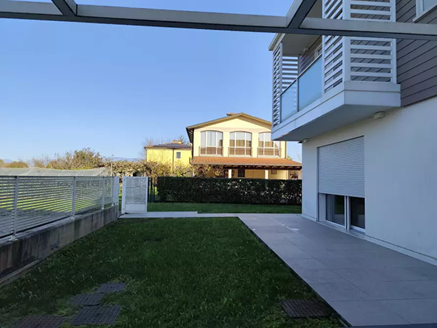 Immagine 3 di Casa bifamiliare in affitto  a Vicenza