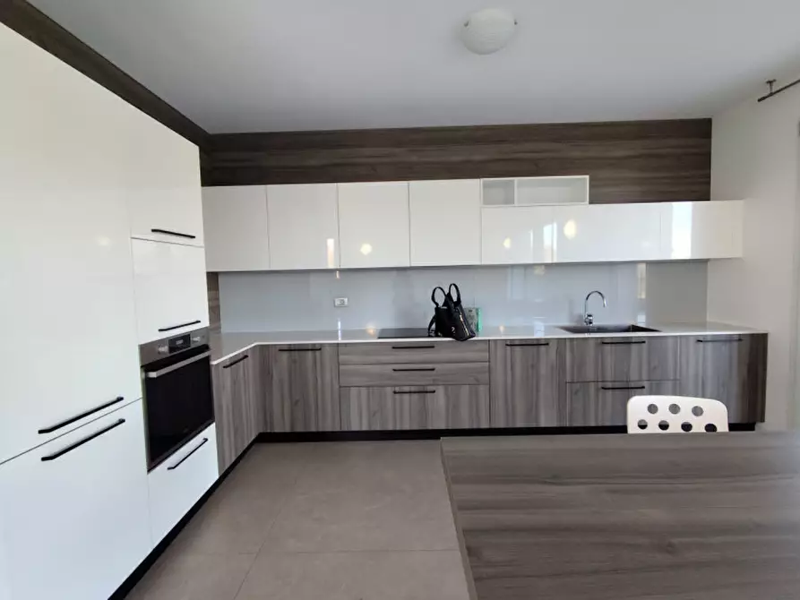 Immagine 9 di Casa bifamiliare in affitto  a Vicenza