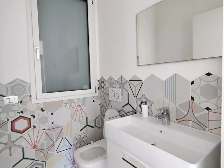 Immagine 13 di Casa bifamiliare in affitto  a Vicenza