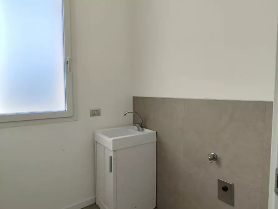 Immagine 14 di Casa bifamiliare in affitto  a Vicenza