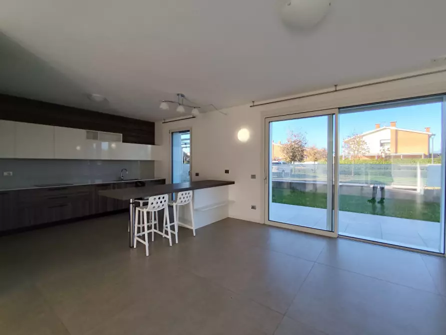 Immagine 22 di Casa bifamiliare in affitto  a Vicenza