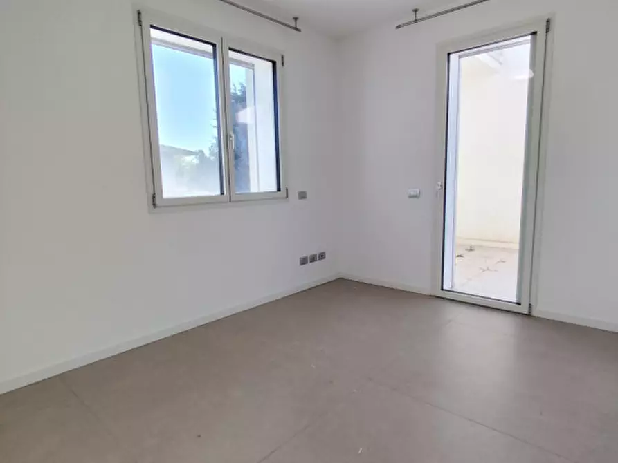 Immagine 25 di Casa bifamiliare in affitto  a Vicenza