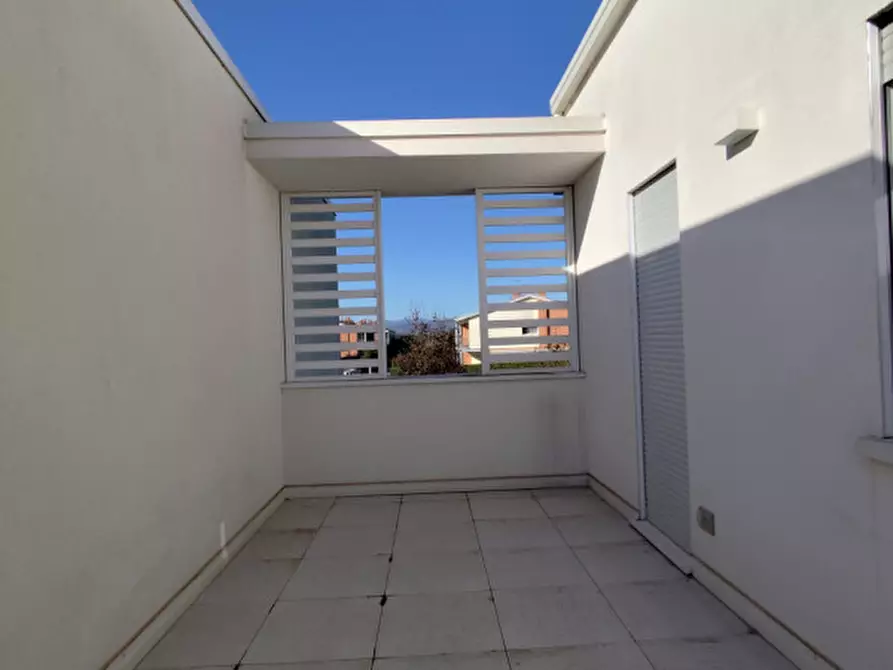 Immagine 26 di Casa bifamiliare in affitto  a Vicenza