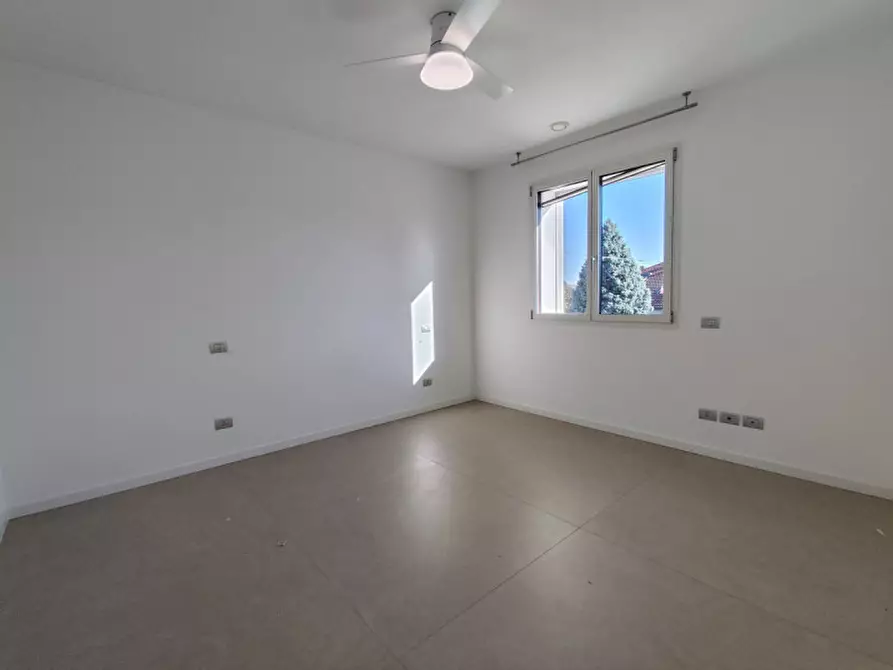 Immagine 28 di Casa bifamiliare in affitto  a Vicenza