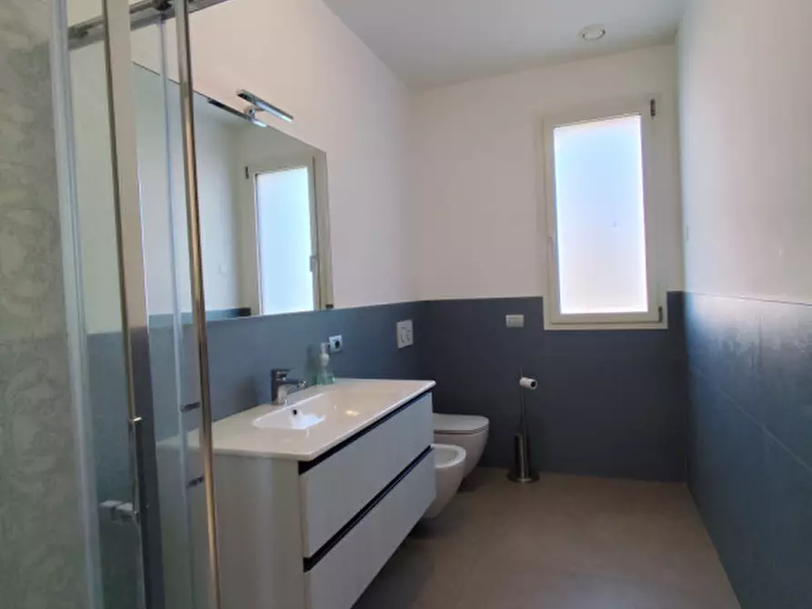 Immagine 29 di Casa bifamiliare in affitto  a Vicenza