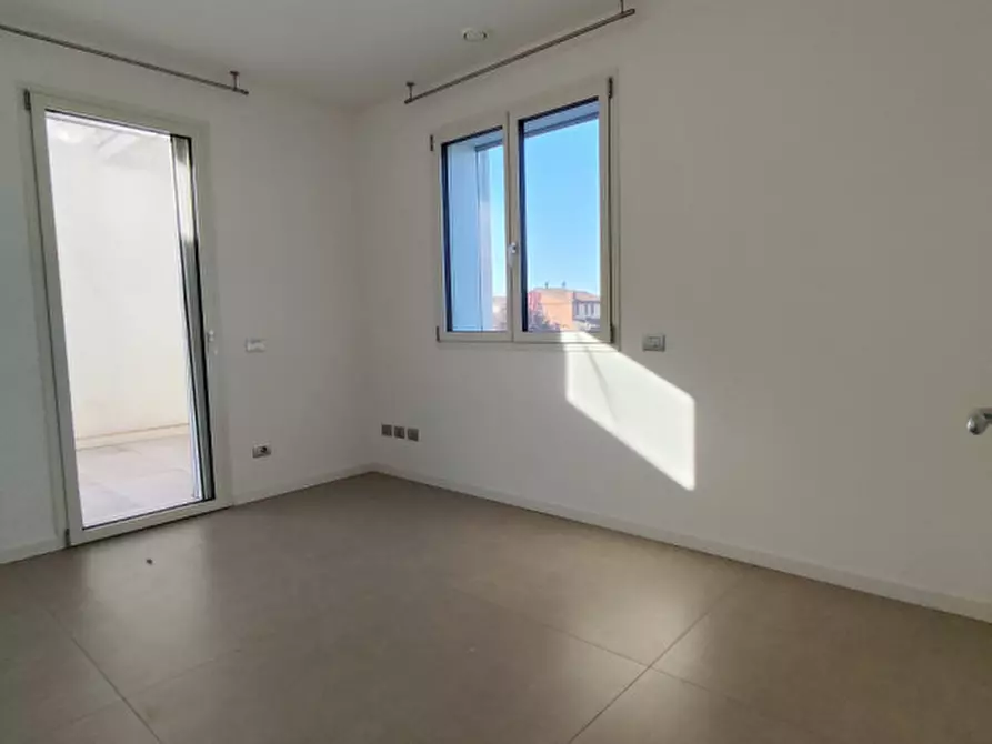 Immagine 31 di Casa bifamiliare in affitto  a Vicenza