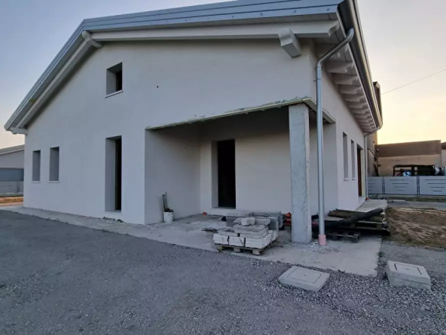 Immagine 1 di Villa in vendita  in VIA ROMA a Campolongo Maggiore