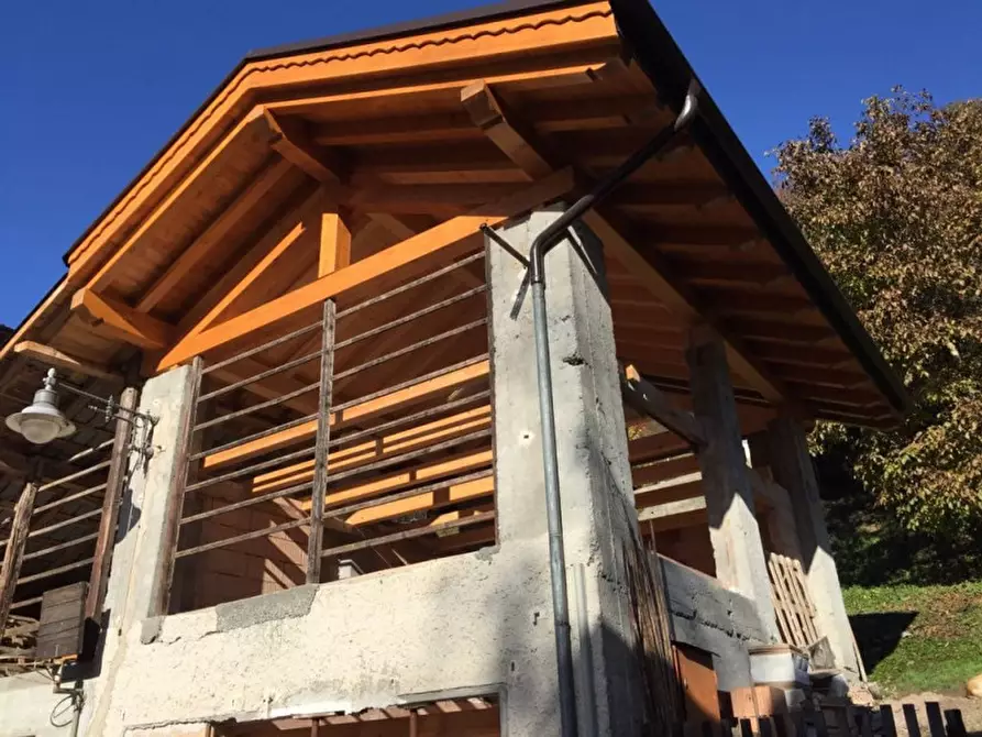 Immagine 3 di Rustico / casale in vendita  in Pez a Tre Ville