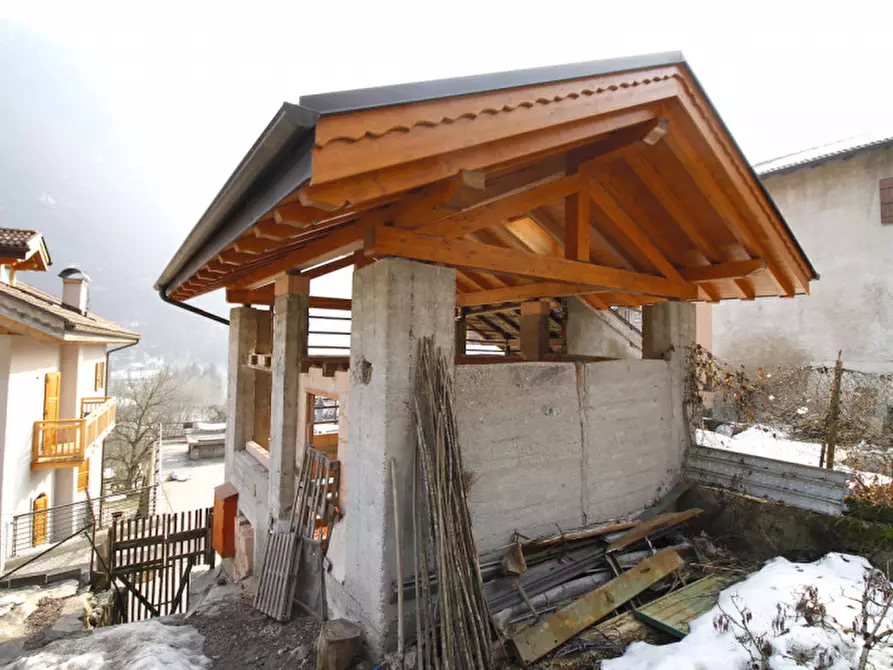 Immagine 9 di Rustico / casale in vendita  in Pez a Tre Ville