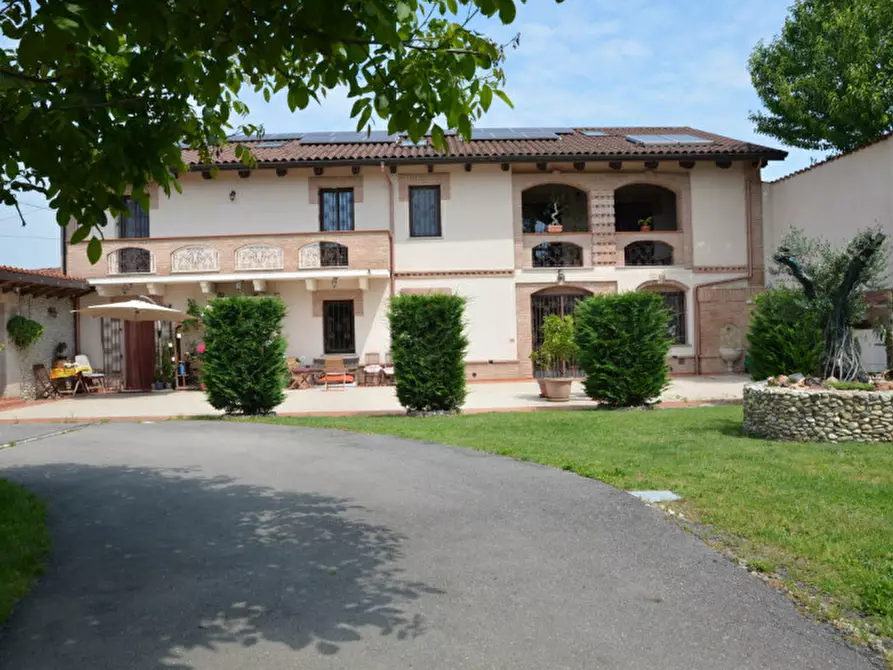 Immagine 1 di Casa indipendente in vendita  in Via Maniotto a Carmagnola