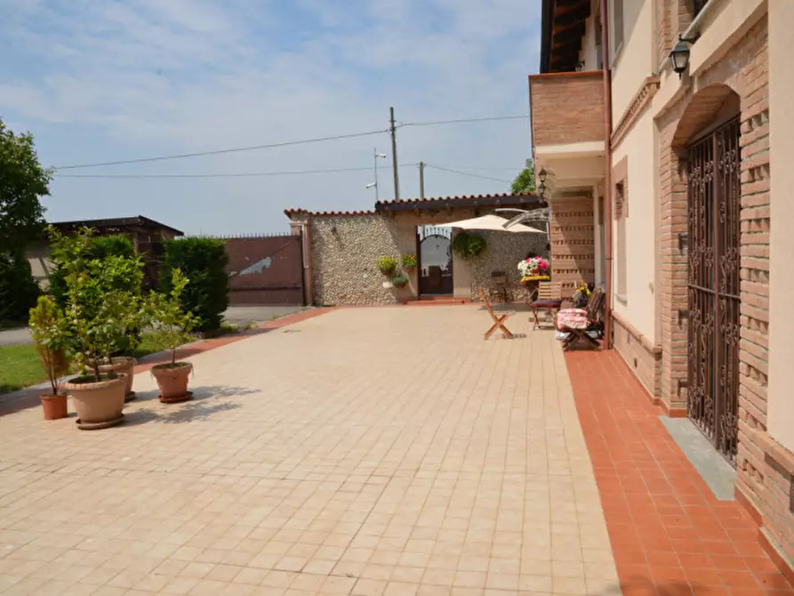 Immagine 6 di Casa indipendente in vendita  in Via Maniotto a Carmagnola