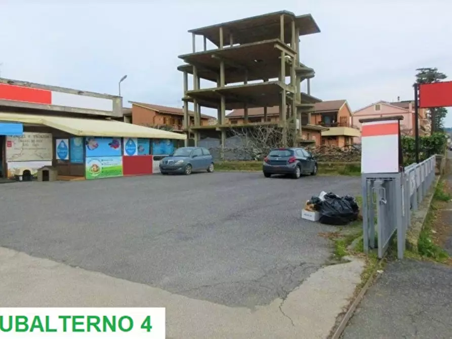 Immagine 1 di Posto auto in vendita  in Via della Stazione di Cesano, N. 359 a Roma