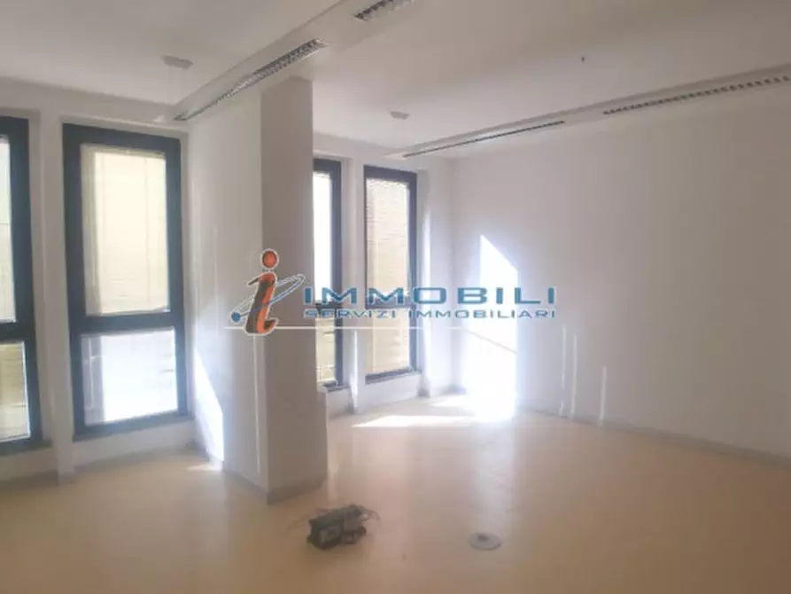 Immagine 17 di Ufficio in affitto  in VIA MODIGLIANI a Segrate