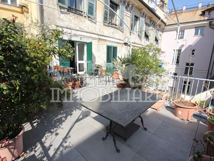 Immagine 2 di Appartamento in vendita  in Salita pollaiuoli a Genova