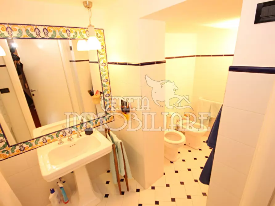 Immagine 9 di Appartamento in vendita  in Salita pollaiuoli a Genova