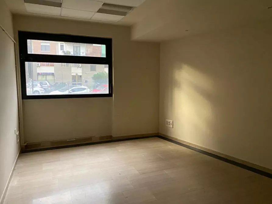 Immagine 9 di Magazzino in affitto  in VIA DI NOVOLI a Firenze