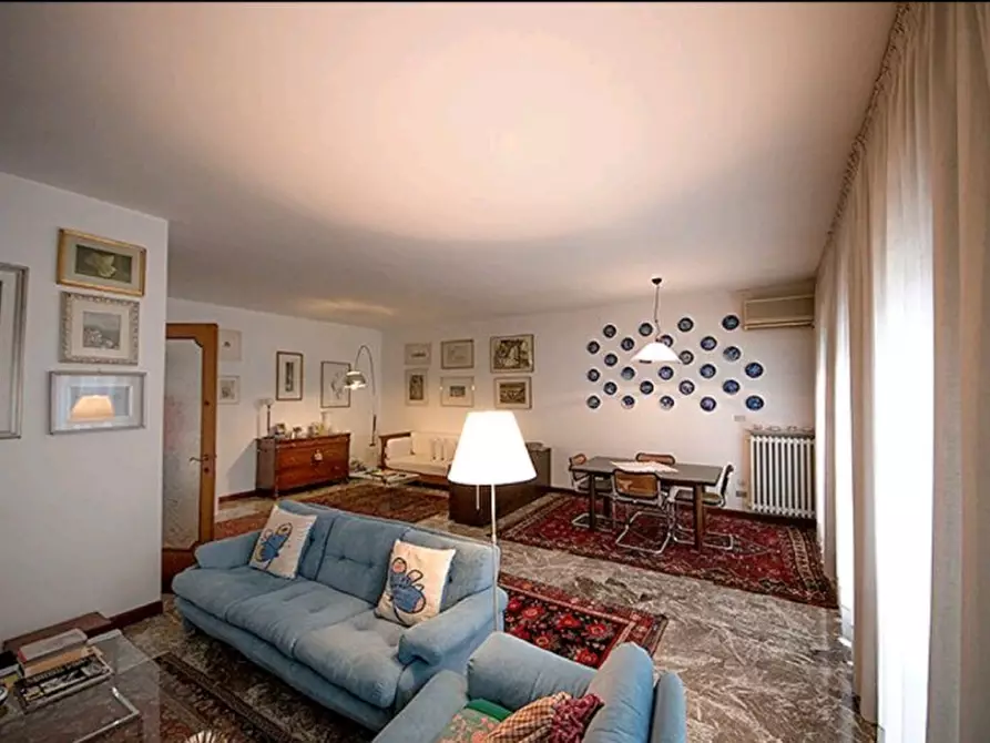 Immagine 1 di Appartamento in vendita  in Via Umberto a Padova