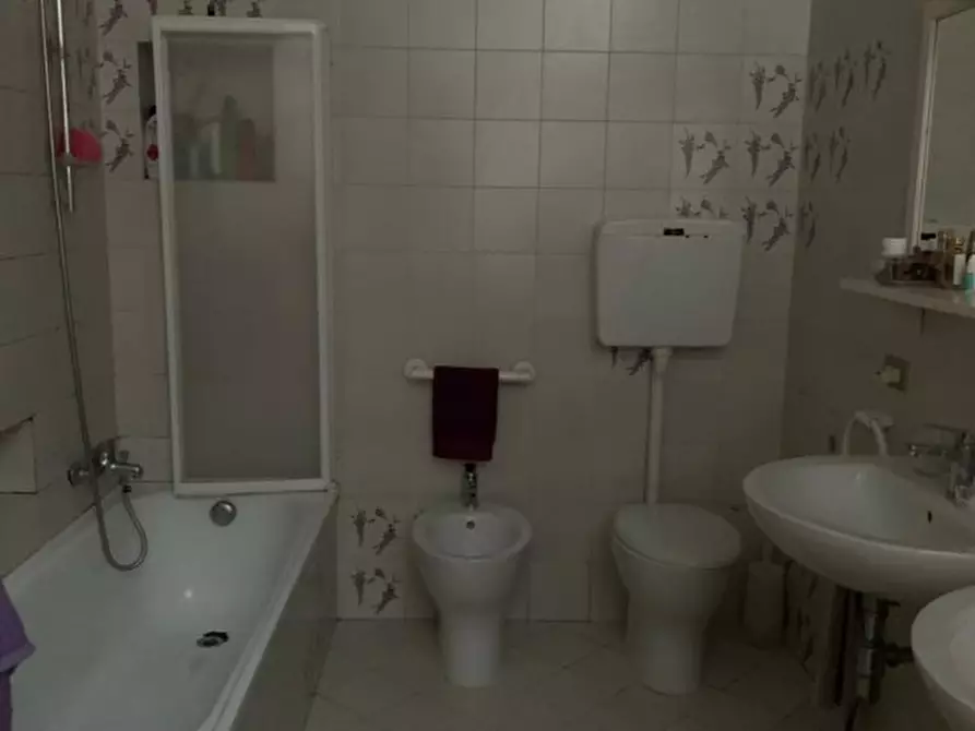 Immagine 10 di Palazzo in vendita  a Badia Polesine