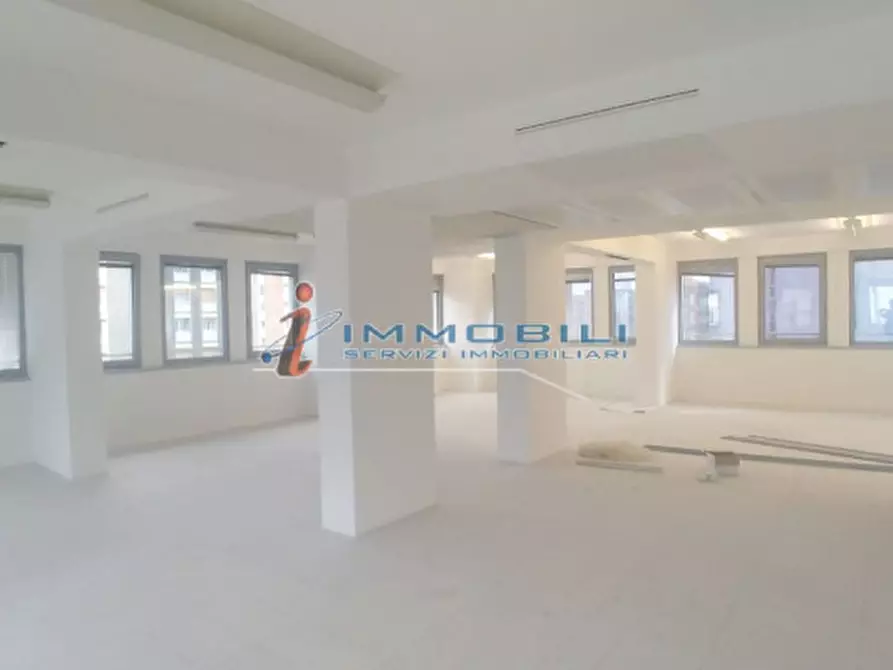 Immagine 8 di Ufficio in affitto  in VIA ROMAGNOLI ETTORE a Milano