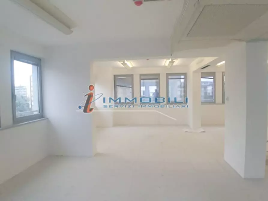 Immagine 10 di Ufficio in affitto  in VIA ROMAGNOLI ETTORE a Milano