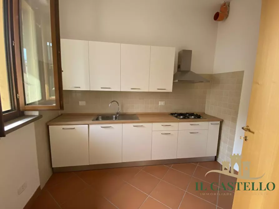 Immagine 2 di Appartamento in vendita  in via carducci a Castiglione Del Lago