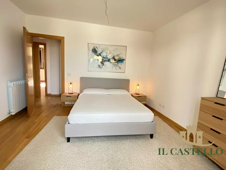 Immagine 4 di Appartamento in vendita  in via carducci a Castiglione Del Lago
