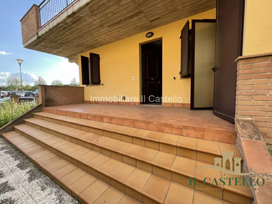 Immagine 5 di Appartamento in vendita  in via carducci a Castiglione Del Lago
