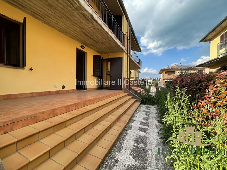 Immagine 8 di Appartamento in vendita  in via carducci a Castiglione Del Lago