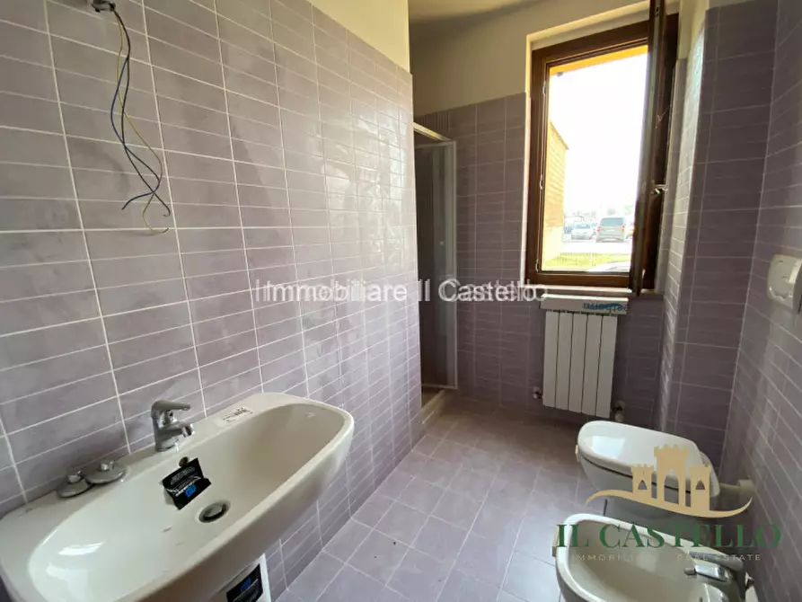 Immagine 12 di Appartamento in vendita  in via carducci a Castiglione Del Lago