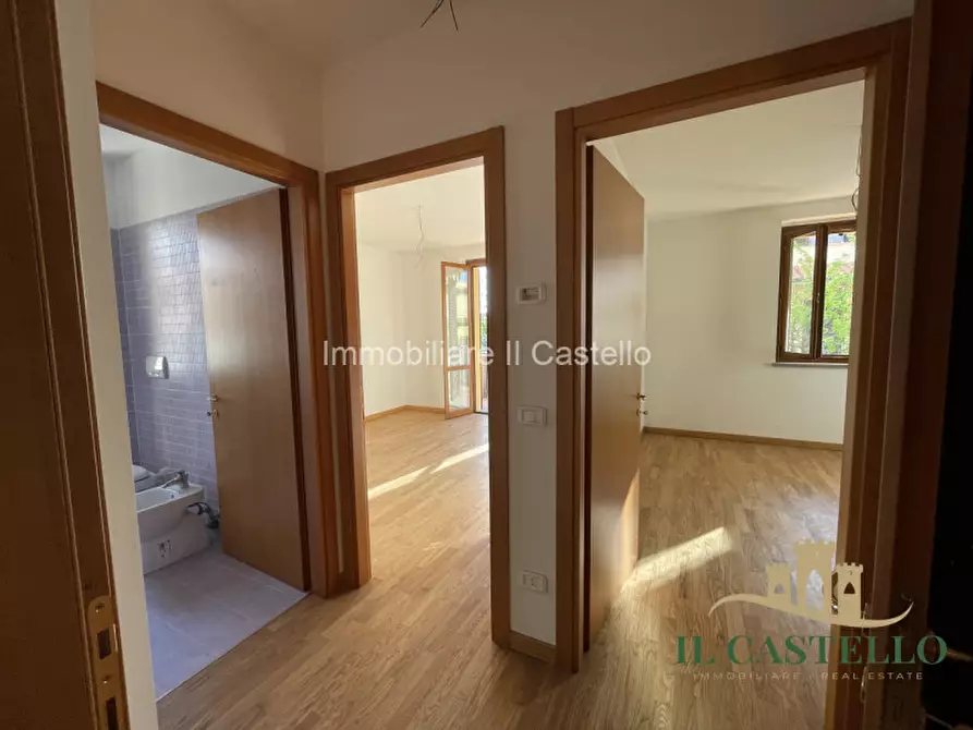 Immagine 13 di Appartamento in vendita  in via carducci a Castiglione Del Lago