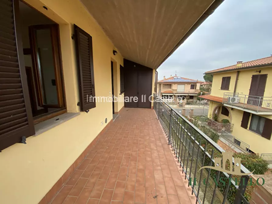 Immagine 17 di Appartamento in vendita  in via carducci a Castiglione Del Lago
