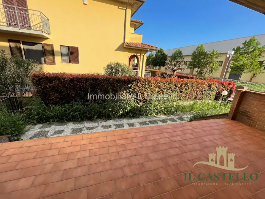 Immagine 18 di Appartamento in vendita  in via carducci a Castiglione Del Lago