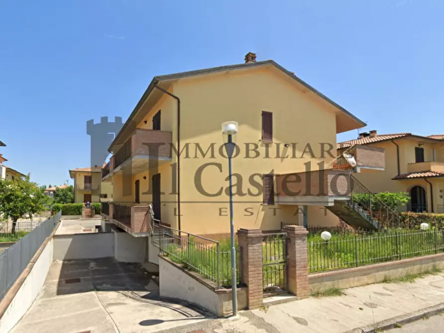 Immagine 20 di Appartamento in vendita  in via carducci a Castiglione Del Lago