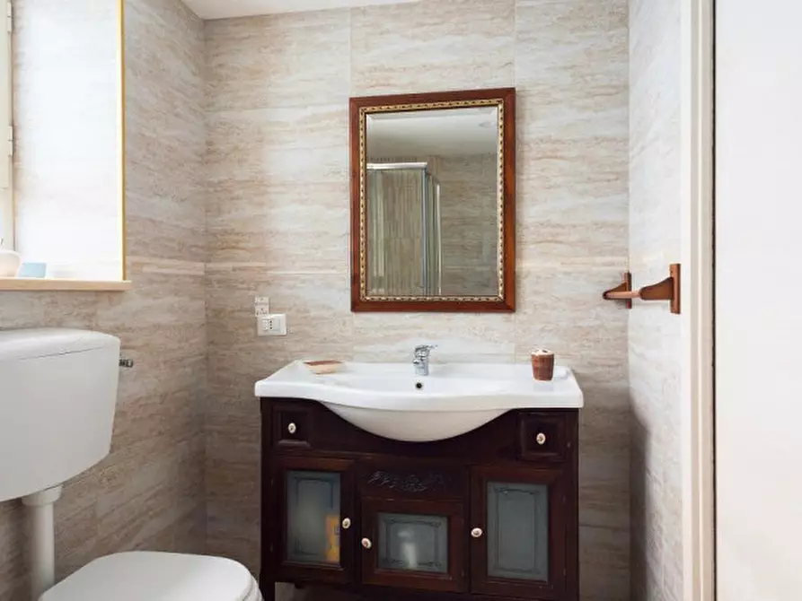 Immagine 12 di Appartamento in affitto  in Via Concezione al Monte Calvario a Napoli