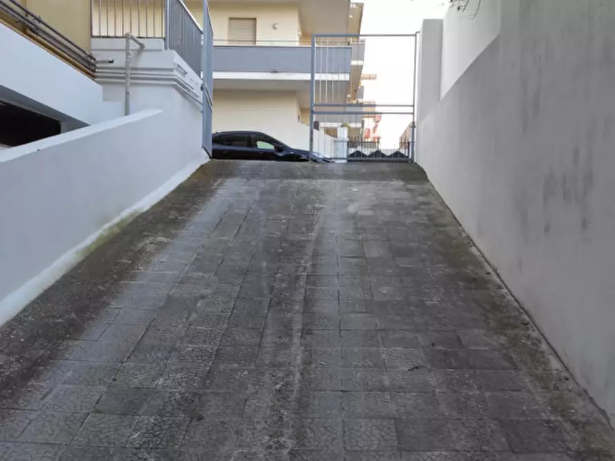 Immagine 3 di Garage in vendita  in Lido San Giovanni a Gallipoli