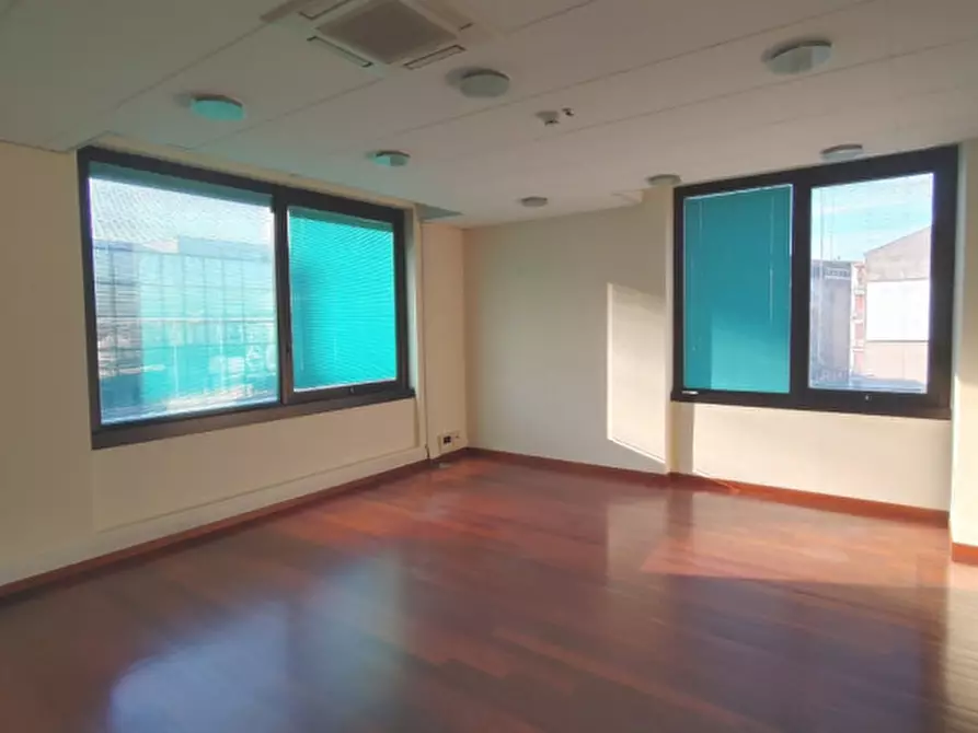Immagine 6 di Ufficio in affitto  in CORSO LODI a Milano
