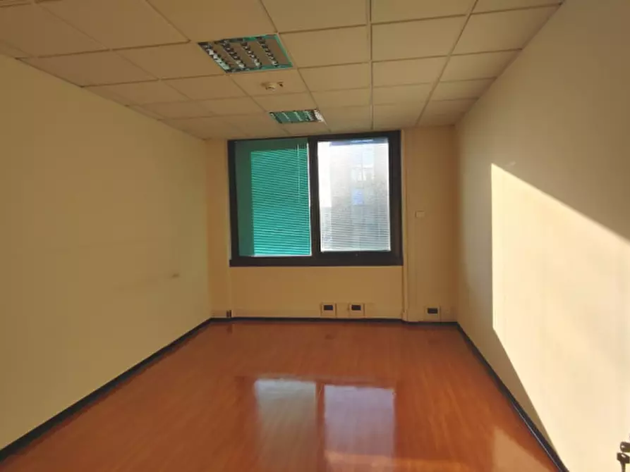 Immagine 11 di Ufficio in affitto  in CORSO LODI a Milano