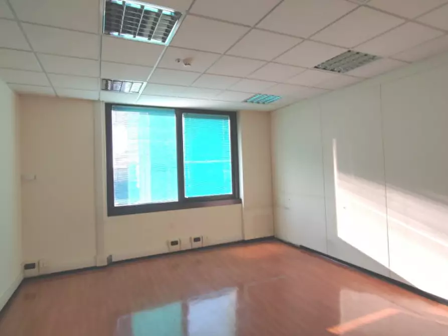 Immagine 12 di Ufficio in affitto  in CORSO LODI a Milano