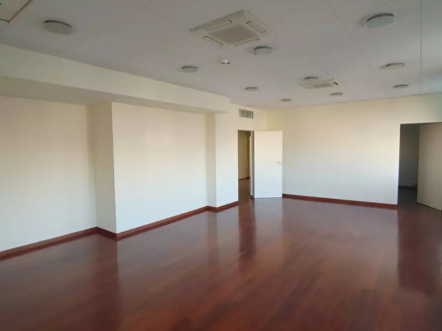 Immagine 9 di Ufficio in affitto  in CORSO LODI a Milano