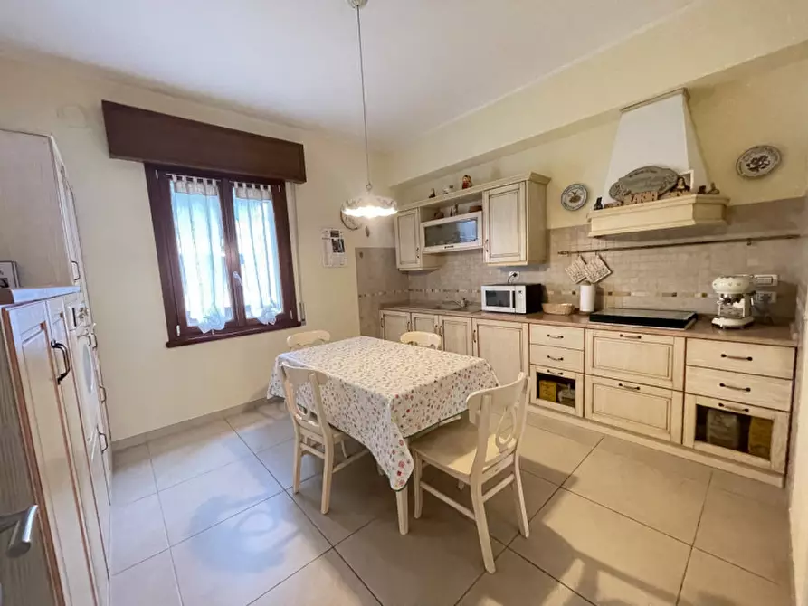 Immagine 11 di Appartamento in vendita  a Suzzara