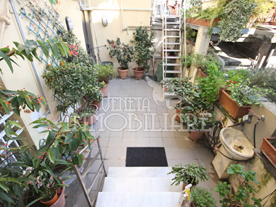 Immagine 3 di Appartamento in vendita  in SALITA POLLAIUOLI a Genova