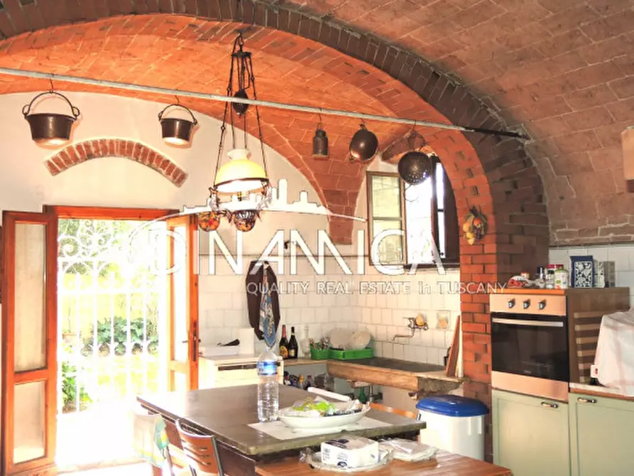 Immagine 21 di Villa in vendita  a Capannoli