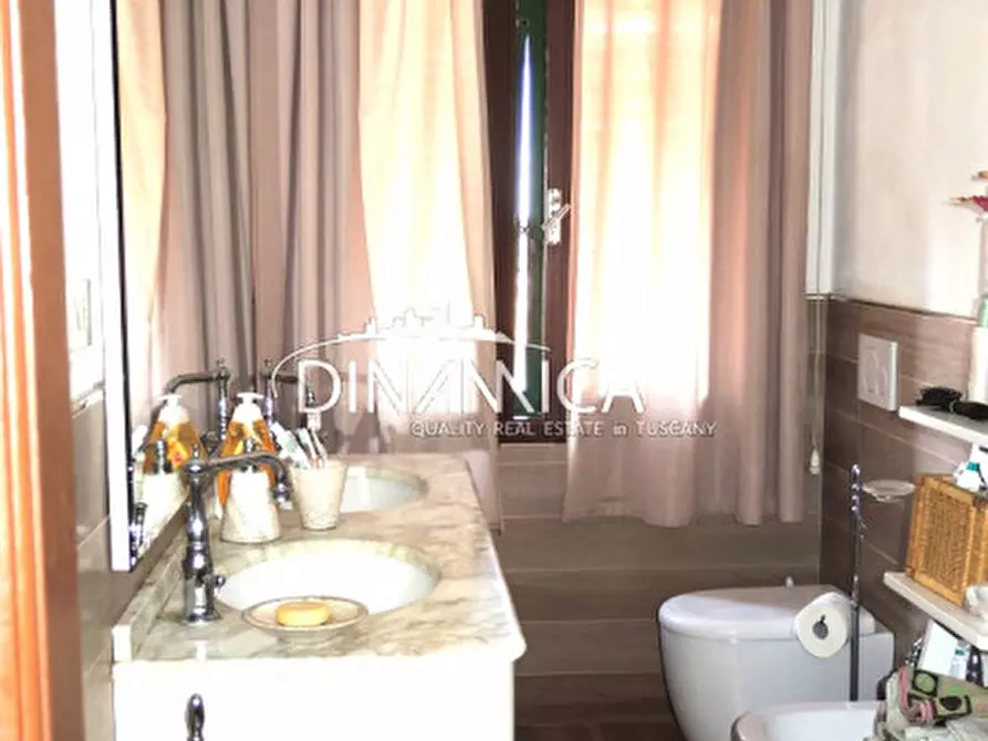 Immagine 41 di Villa in vendita  a Capannoli