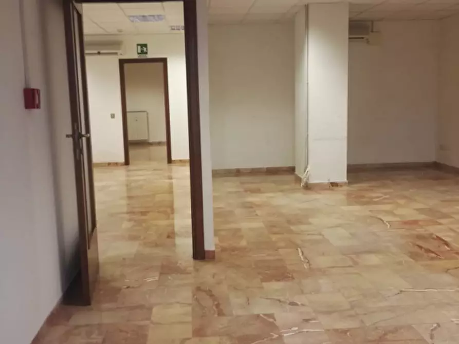 Immagine 10 di Ufficio in affitto  in VIA CABOTO a Firenze