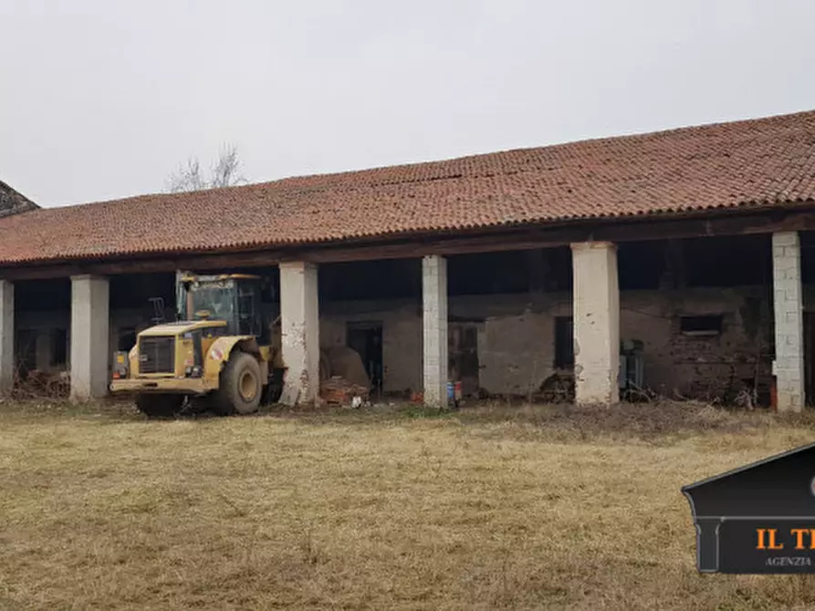 Immagine 1 di Villa in vendita  in VIA LEVA a Montecchio Precalcino
