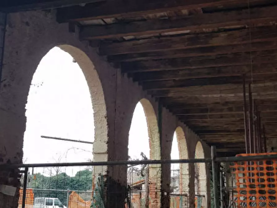 Immagine 2 di Villa in vendita  in VIA LEVA a Montecchio Precalcino