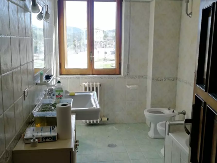 Immagine 3 di Ufficio in affitto  a Brienza