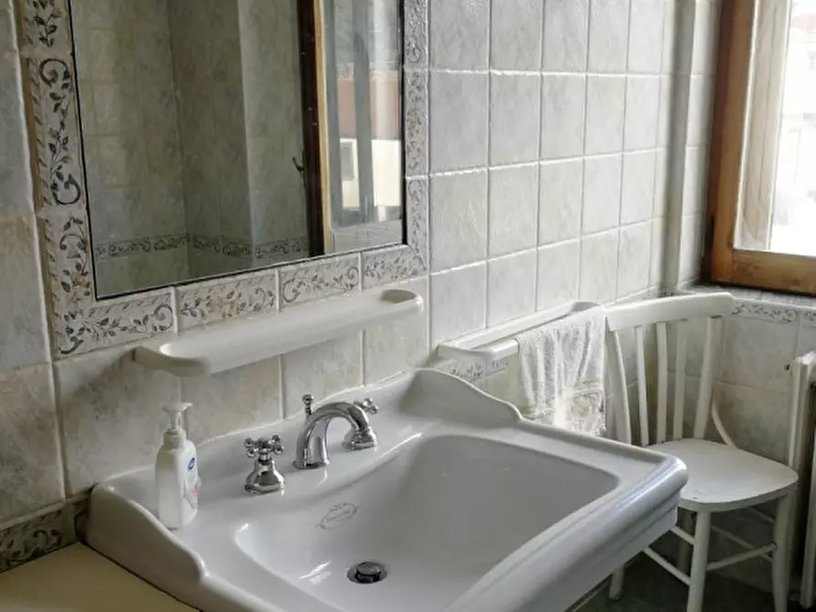 Immagine 11 di Ufficio in affitto  a Brienza