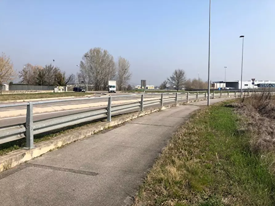 Immagine 4 di Terreno in vendita  in Via Cavour a Este