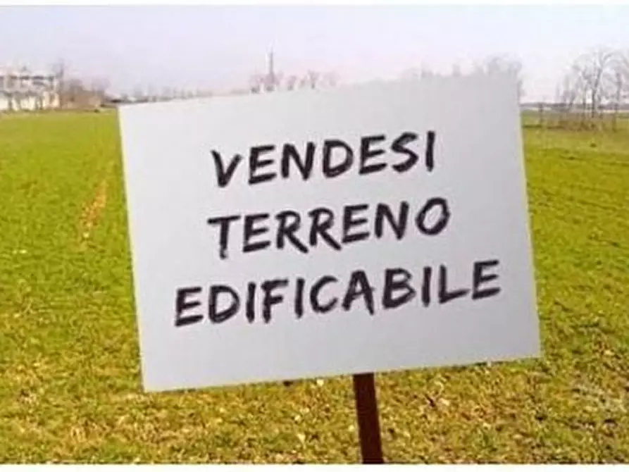 Immagine 1 di Terreno in vendita  a Padova